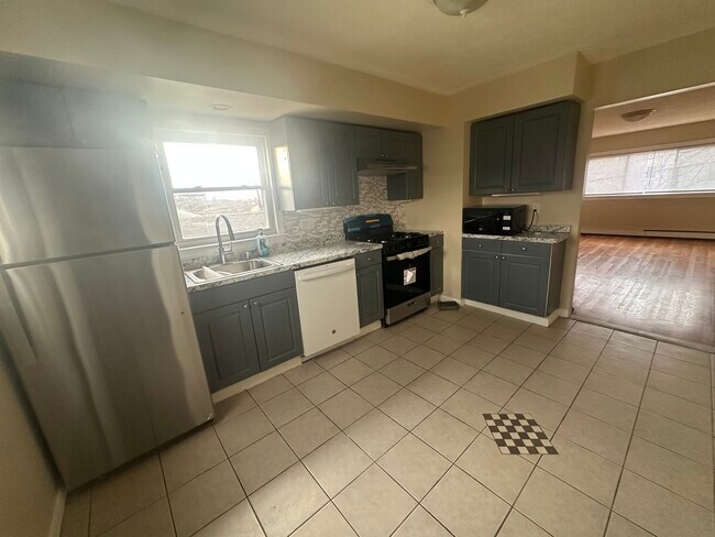 Foto del edificio - 726 Golden Ave