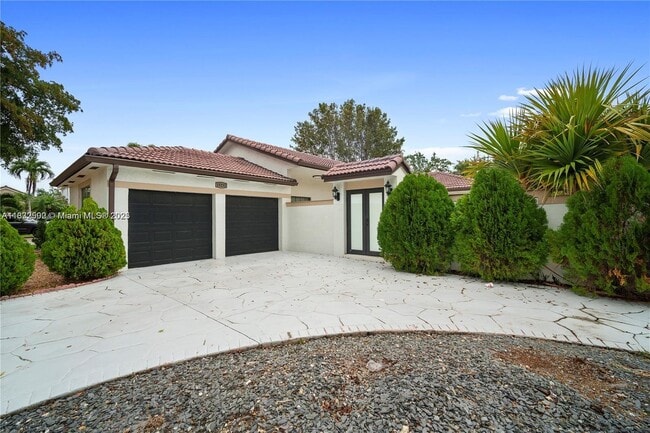 Foto del edificio - 15233 NW 87th Ct