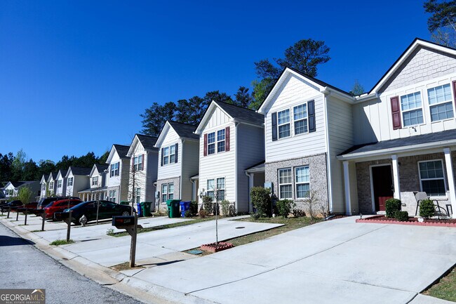 Building Photo - 2554 Piering Dr