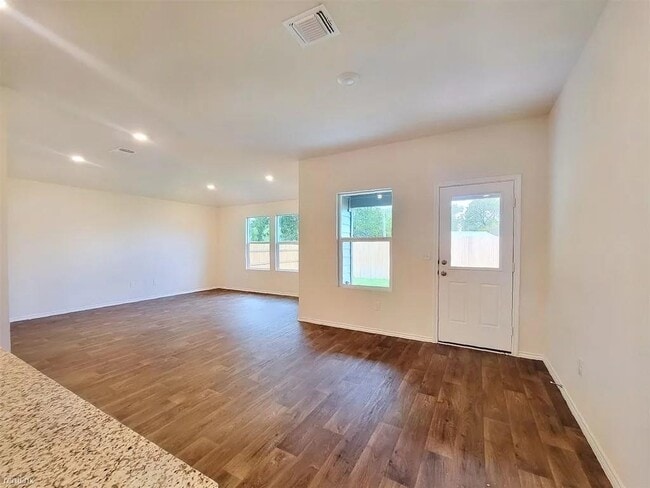 Building Photo - 14504 Fitzgibbon Dr