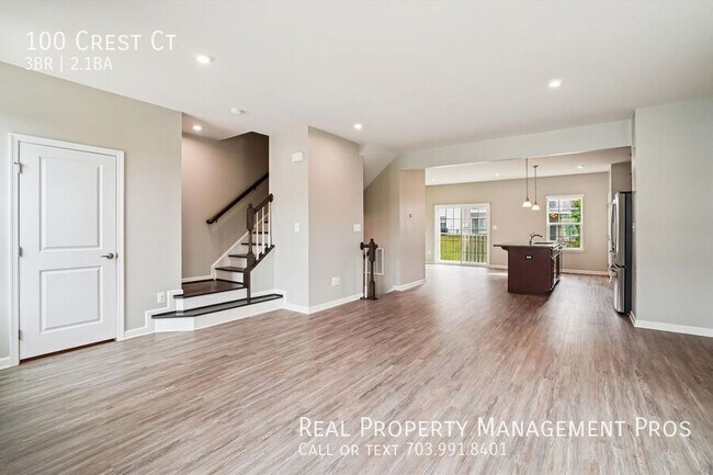 Foto del edificio - 100 Crest Ct