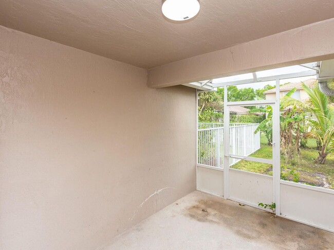 Foto del edificio - 4176 Pine Ridge Ln