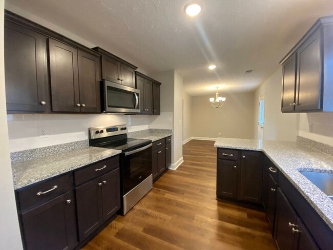 Building Photo - 1008 Berra Dr