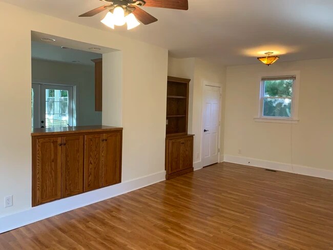 Foto del edificio - 430 E 2nd St