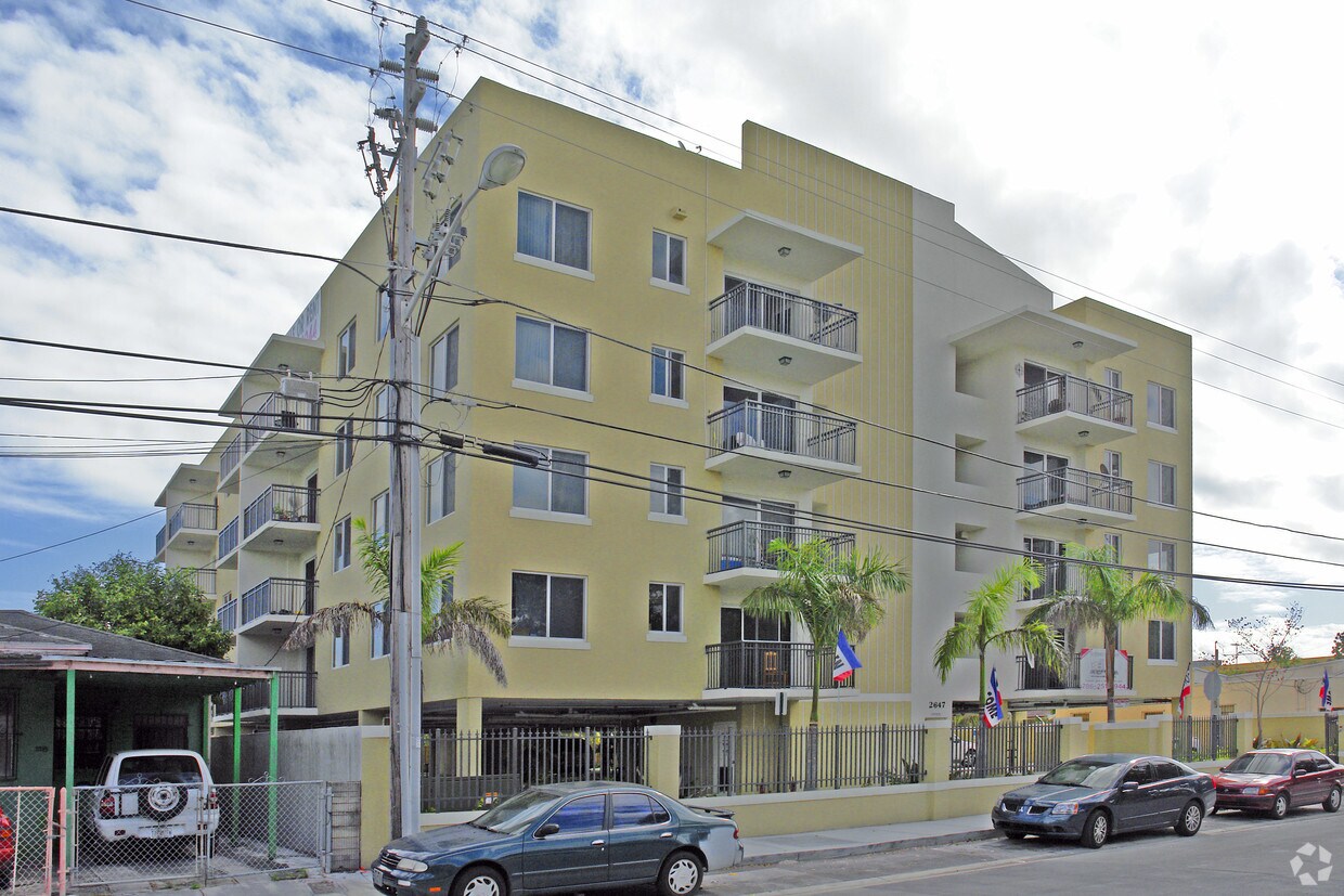 Building Photo - 2647 NW 25th Ave