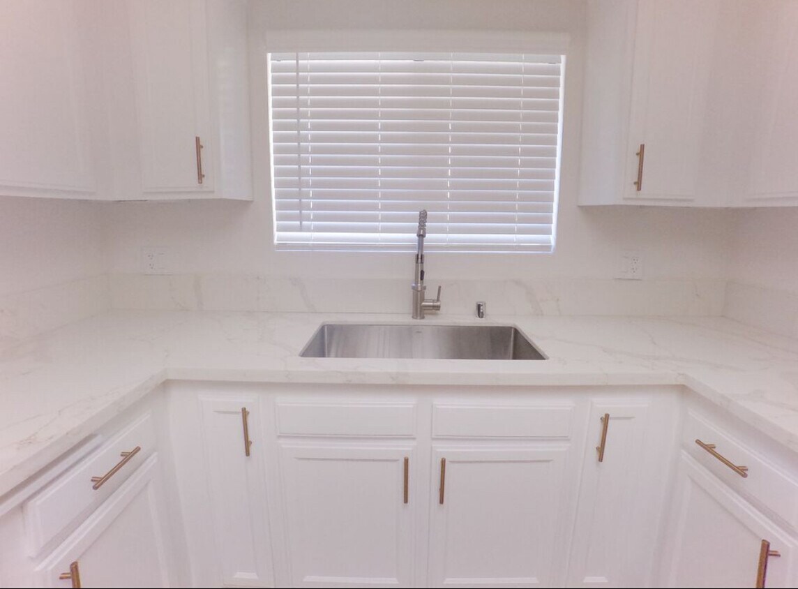 Foto principal - 227 N Belmont St
