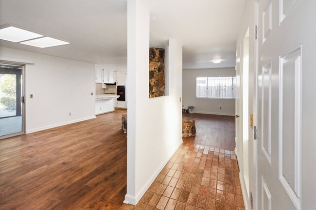 Foto del edificio - Available Now! Spacious 3BR, 2BA, 1,76sq.f...