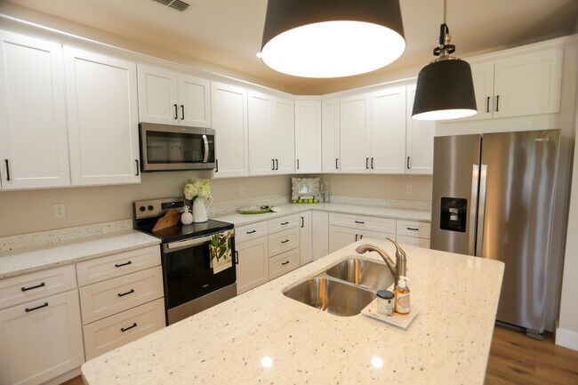 Foto del edificio - 120 Birch Creek Ln