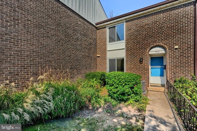 Building Photo - 1903 Greenberry Rd