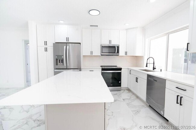 Foto del edificio - 1070 SW 18th St