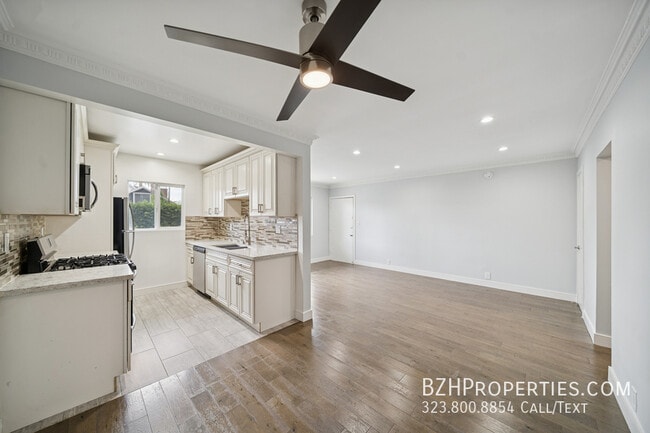 Foto del edificio - 7571 Willoughby Ave