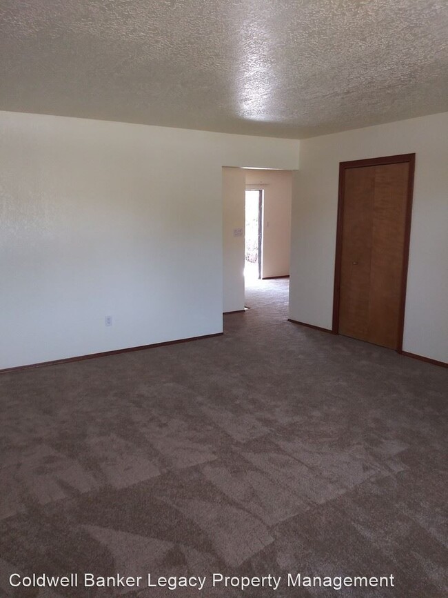 Building Photo - 3 br, 2 bath House - 4908 BUTTERFIELD TR NW