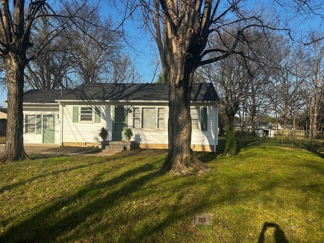 Photo - LIve in beautiful downtown Franklin! House