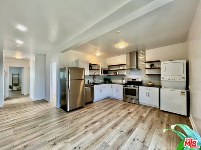 Foto del edificio - 1217 N Virgil Ave