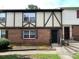 Building Photo - 8913 Hunter Ridge Dr