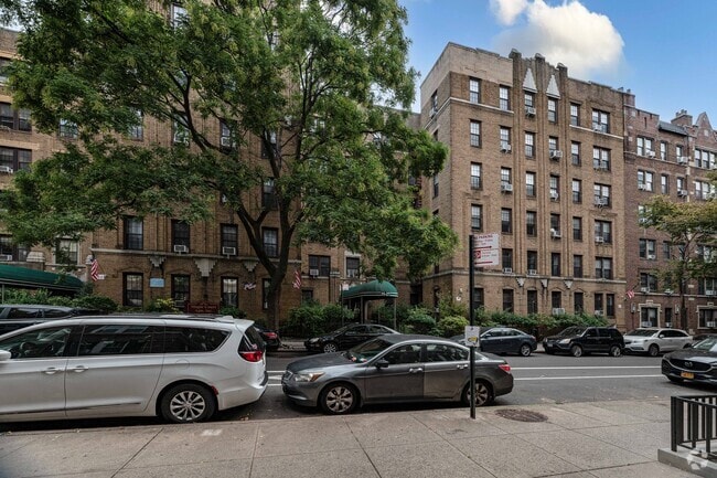 Building Entrance - Maple Court Apartments
