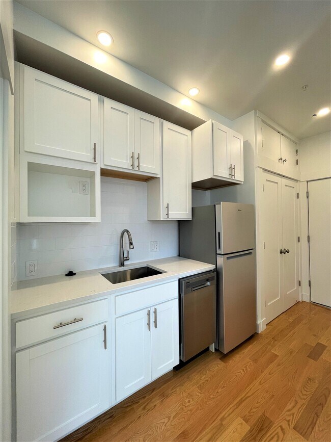 Photo - 29 Green St Townhome