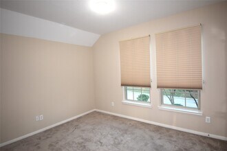Building Photo - 51 S Greenprint Cir