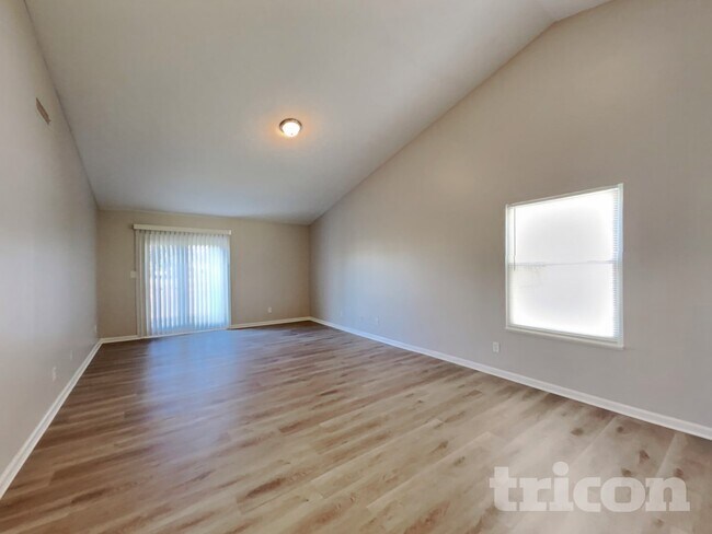 Foto del edificio - 5530 Thompson Park Blvd