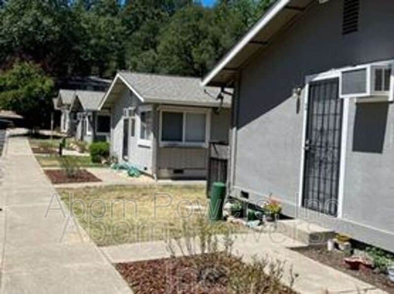 Primary Photo - 2760 Coloma St