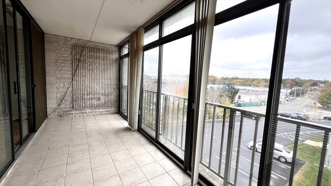 Foto del edificio - 25 Skyline Dr