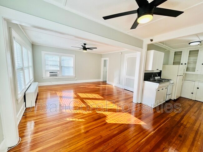 Foto del edificio - 236 10th Ave NE