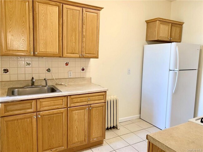Foto del edificio - 417 White Plains Rd