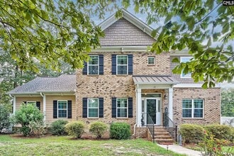 Building Photo - 21 Sixty Oaks Ln