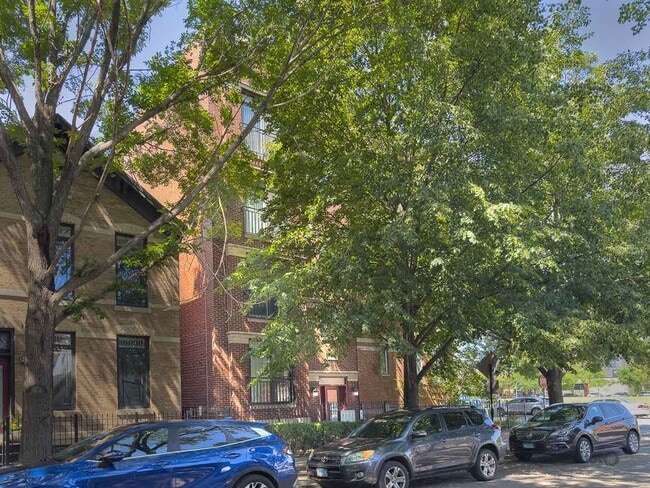 Building Photo - 1302 W Fillmore St