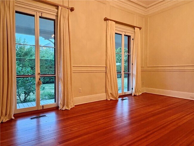 Foto del edificio - 20 Greenough Pl