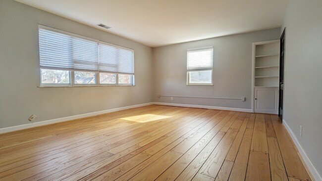 Spacious Living Area with Plenty of Natural Light - 2822 Victoria Ave