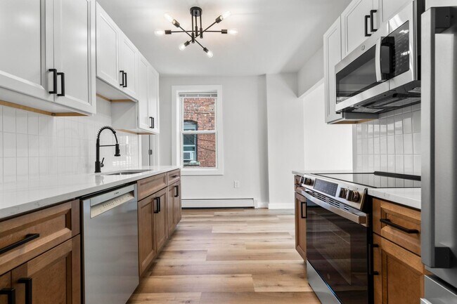 Foto del edificio - 411-431 N Main St. Rd-12