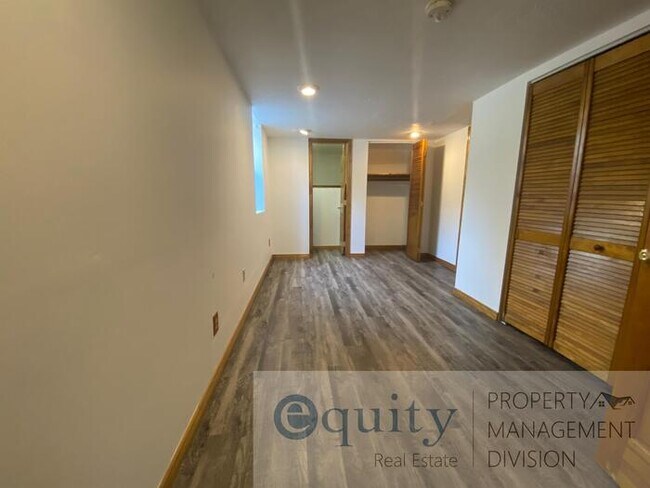 Building Photo - Millcreek Duplex