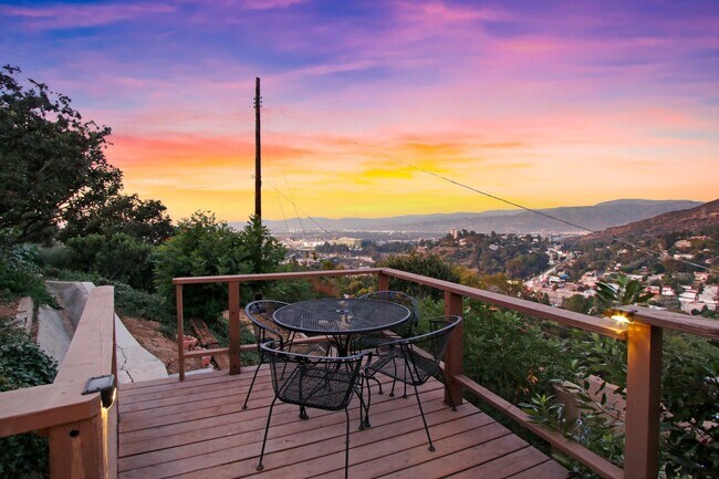 Building Photo - RARE HOLLYWOOD HILLS COTTAGE W/ 180 DEGREE...