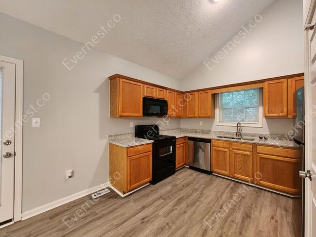 Building Photo - 545 Bridgeport Pl