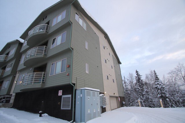 Building Photo - 2 Bedroom Condo close to Downtown!
