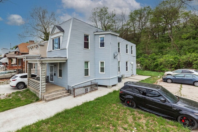 Photo - 2954 Central Pkwy House