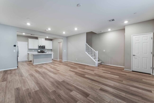 Building Photo - Modern Townhome in Gated Summerlin Community!