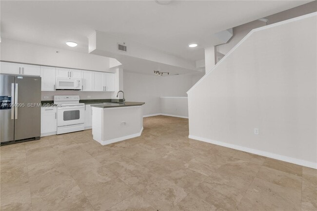 Foto del edificio - 2945 NE 185th St