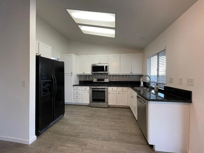 Building Photo - 36516 Copper Ln