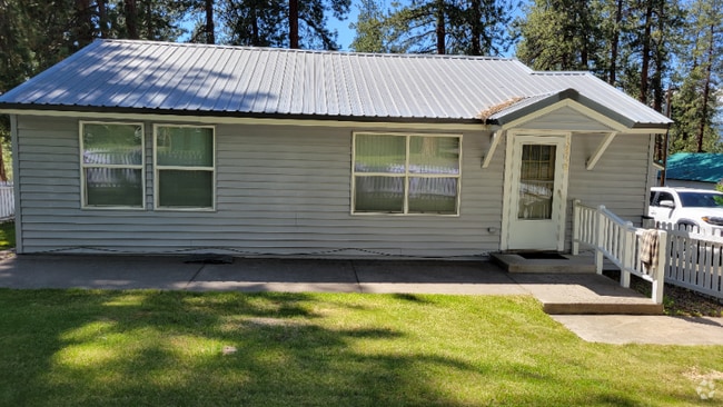 Building Photo - 138722 Rhododendron St