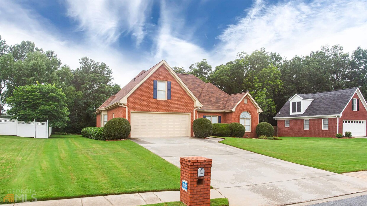 Primary Photo - 2007 Evergreen Dr SE
