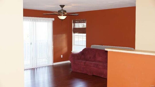 Foto del edificio - 10201 Spring Creek Ln