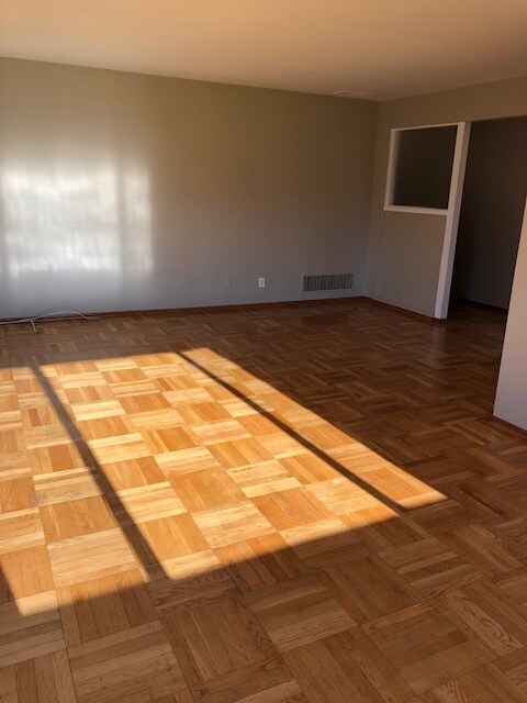 Building Photo - 121 S Magnolia Ave