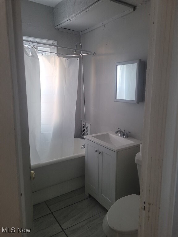 Foto del edificio - 3391 E 134th St