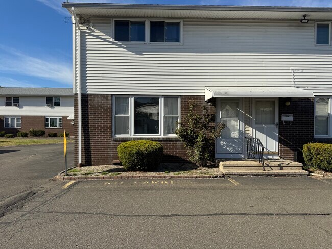 Foto del edificio - 466 Middletown Ave