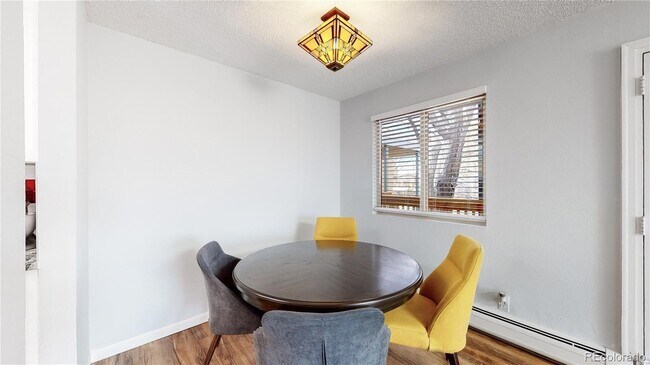 Foto del edificio - 2835 S Monaco Pkwy