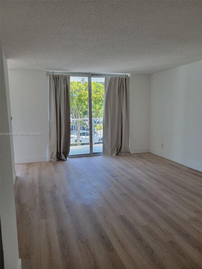 Foto del edificio - 16546 NE 26th Ave