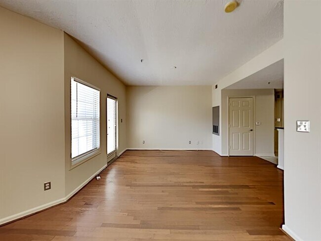 Foto del edificio - 1250 Parkwood Cir SE