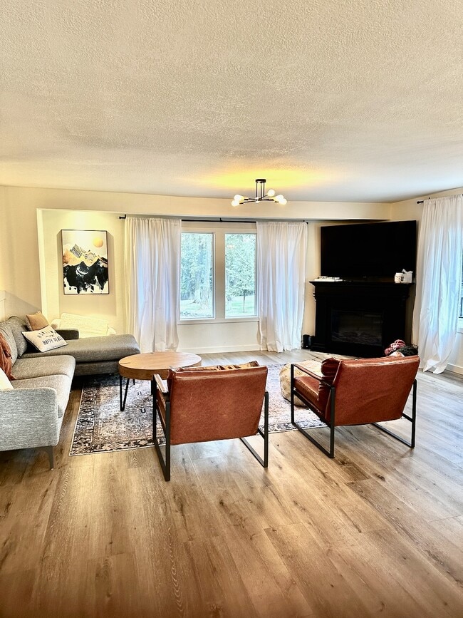 Main level living room - 128 Mallard Loop